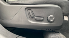 Volvo XC40 2.0 B3P Ultra Dark 5dr Auto Petrol Estate